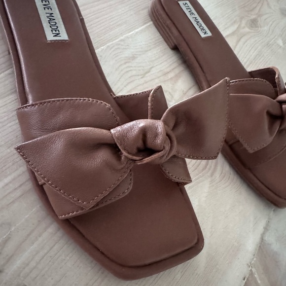 Steve Madden Brown Bow Detail Sandals - Picture 2 of 4